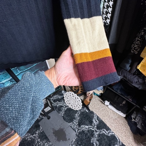 NWOT Cliche Small Sweater - Picture 2 of 6